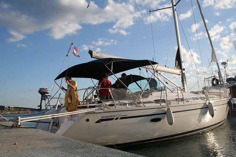 2009-07-Croatia_2009-07-11 _ 18_25_18_IMG_8783.jpg - Nasza Amisia - 16 metrowy jacht morski typu Bavaria. Moje dotychczasowe wyobrażenia o jachtach nie sprawdziły się ani na jotę. Takiego wypasu się nie spodziewałem.